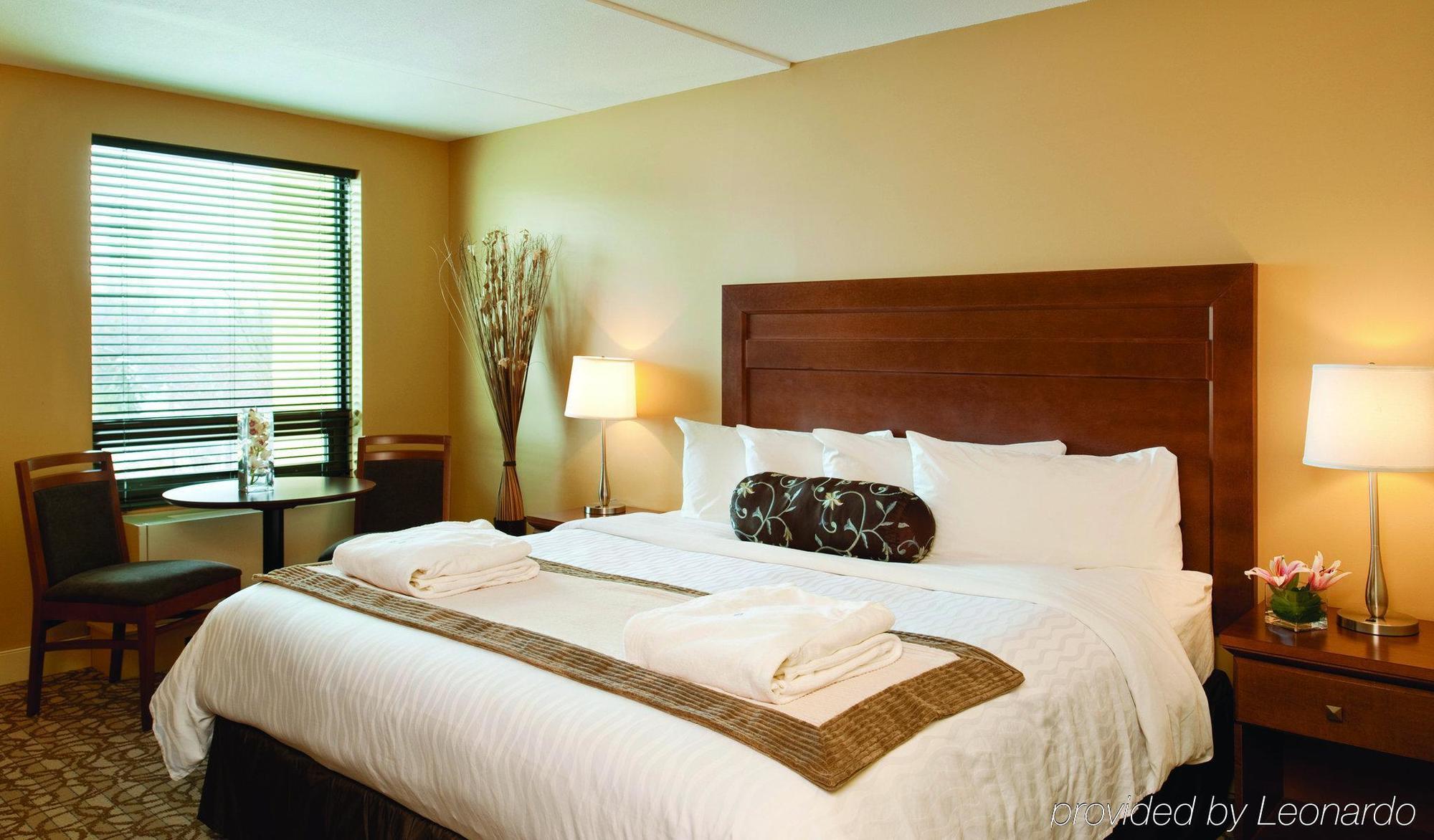 Temple Gardens Hotel & Spa Moose Jaw Exteriör bild